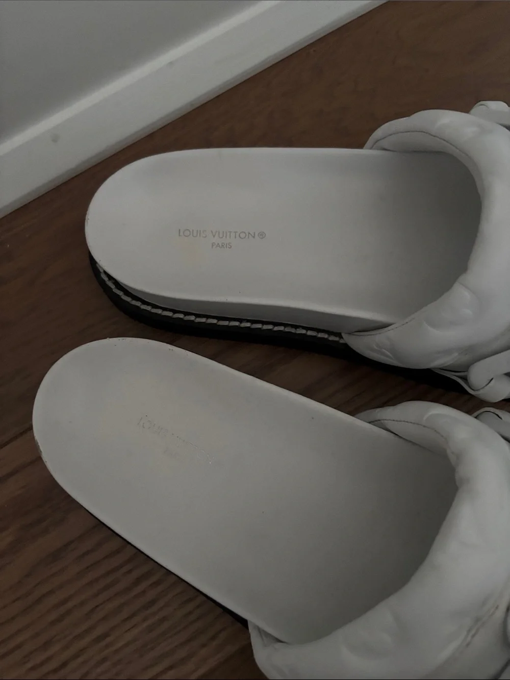 Louis Vuitton White Padded Chain-Detail Slide Sandals